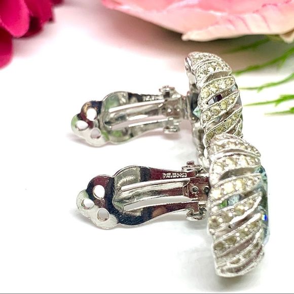 VINTAGE⚜️SPECTACULAR AQUAMARINE Faceted Crystal Pavé Set Clip Earrings - Picture 10 of 12
